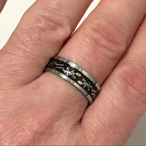 Ring, with Tribal Lizard Design, Size 11 - Picture 4 of 4